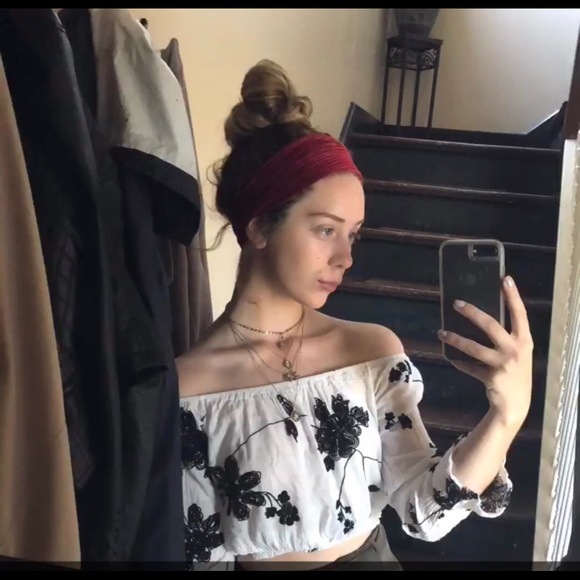 MEET YOUR POSH AMBASSADOR 🛍💜 - Picture 4 of 5